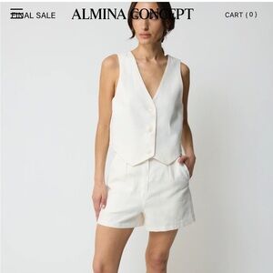 Almia Women's High Waist Cream Shorts